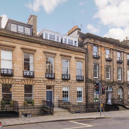 Joivy Luxurious 2Br Home Near Haymarket Station 爱丁堡 外观 照片