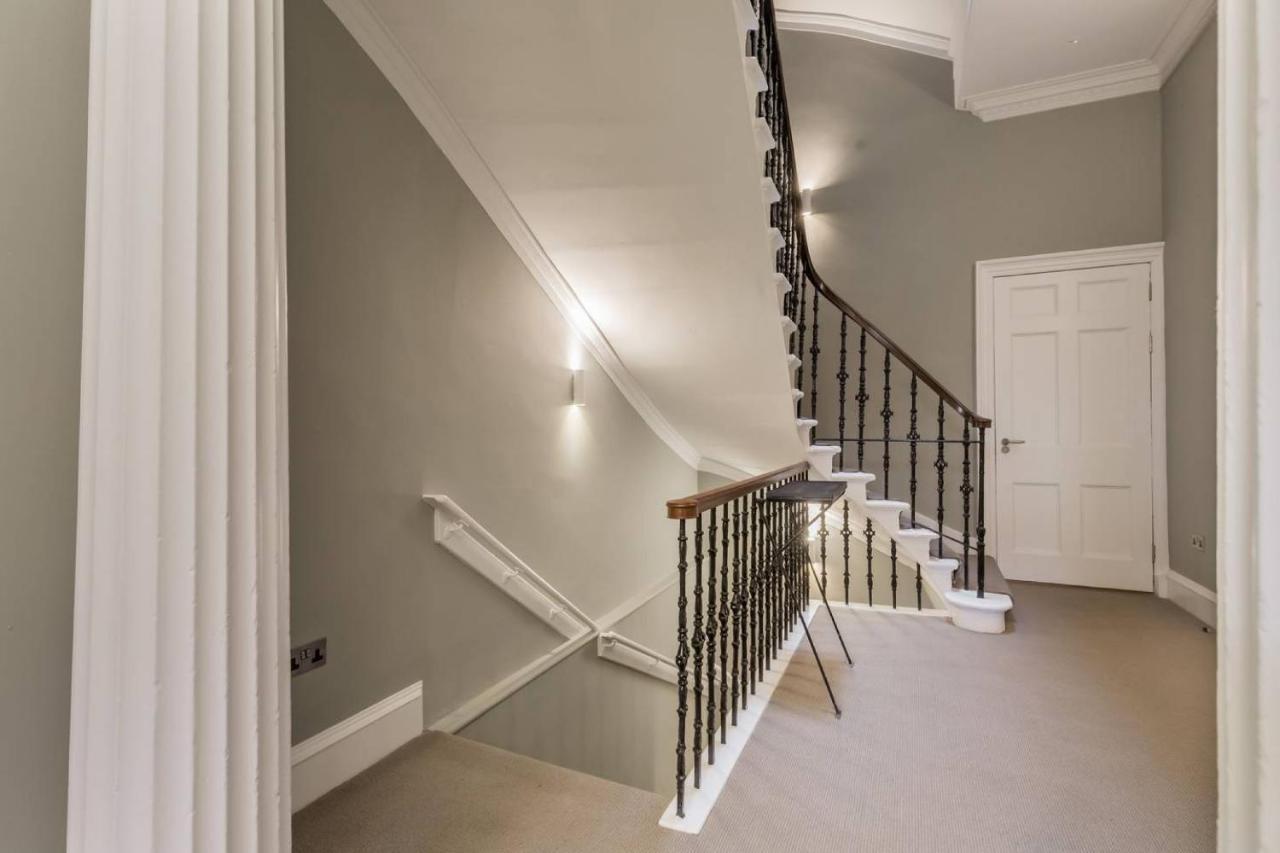 Joivy Luxurious 2Br Home Near Haymarket Station 爱丁堡 外观 照片