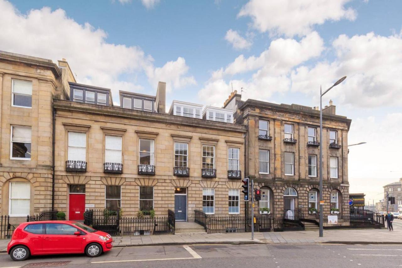 Joivy Luxurious 2Br Home Near Haymarket Station 爱丁堡 外观 照片