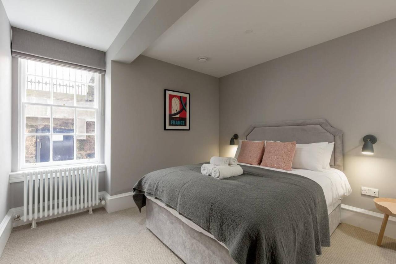 Joivy Luxurious 2Br Home Near Haymarket Station 爱丁堡 外观 照片