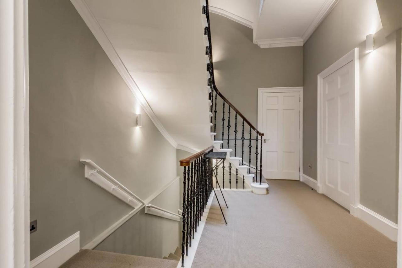 Joivy Luxurious 2Br Home Near Haymarket Station 爱丁堡 外观 照片