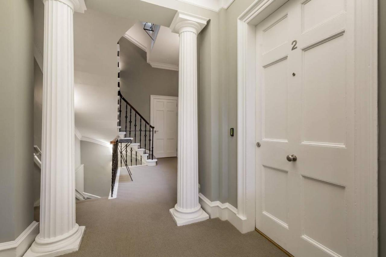 Joivy Luxurious 2Br Home Near Haymarket Station 爱丁堡 外观 照片
