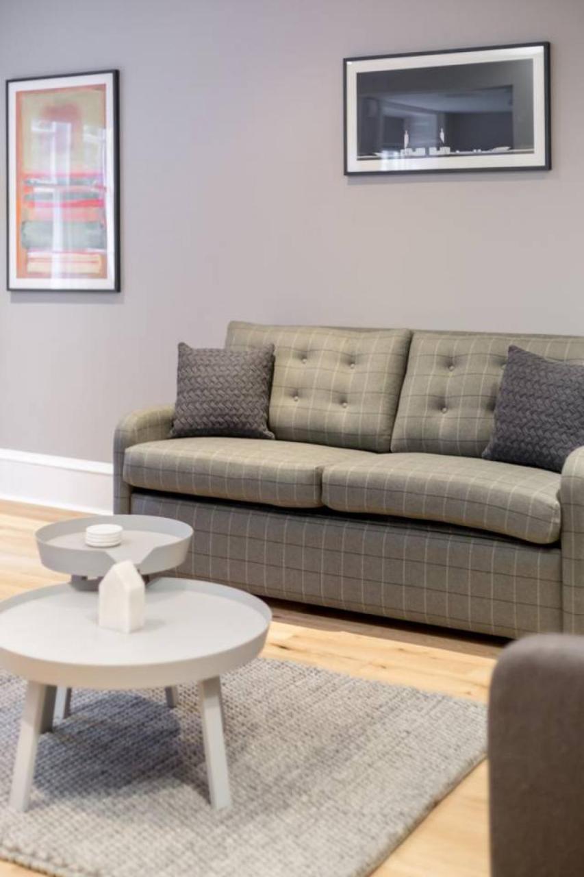 Joivy Luxurious 2Br Home Near Haymarket Station 爱丁堡 外观 照片