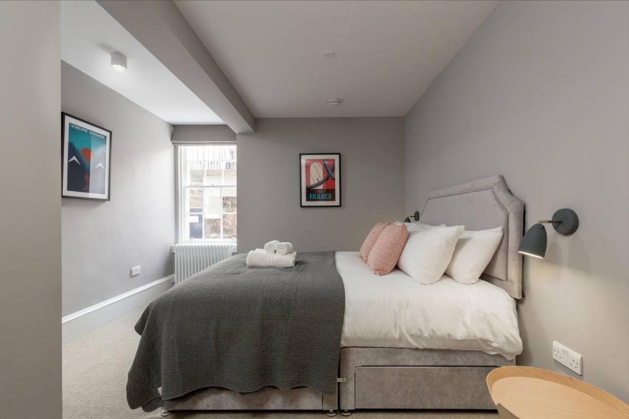 Joivy Luxurious 2Br Home Near Haymarket Station 爱丁堡 外观 照片
